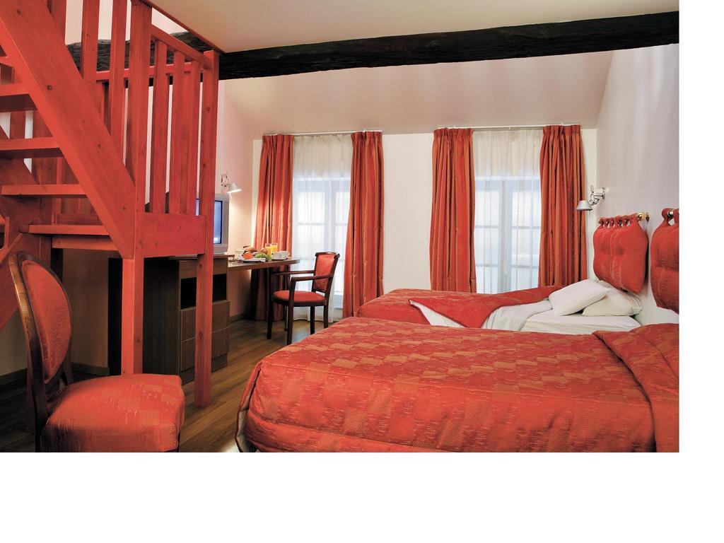 Le Saint Michel Hotel Sedan Ruang foto