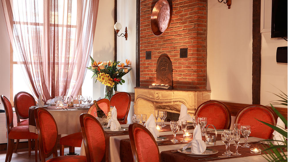 Le Saint Michel Hotel Sedan Bagian luar foto